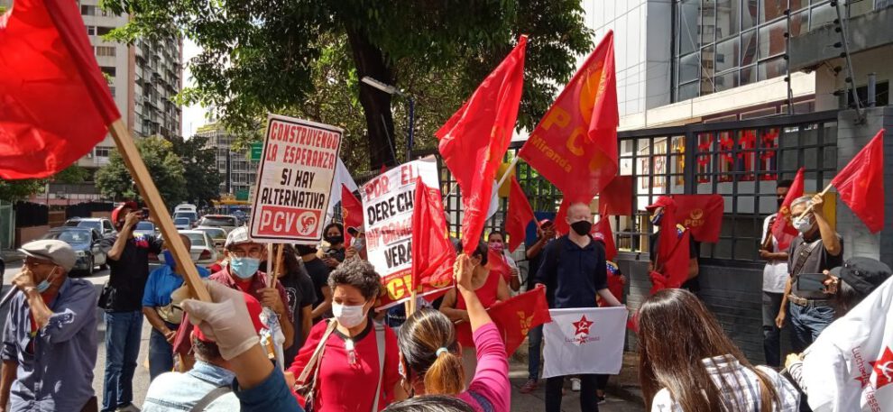 Militantes del Partido Comunista de Venezuela protestando contra el Gobierno