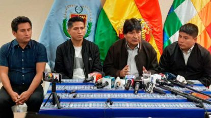 Evo Morales denuncia ataques en conferencia de prensa