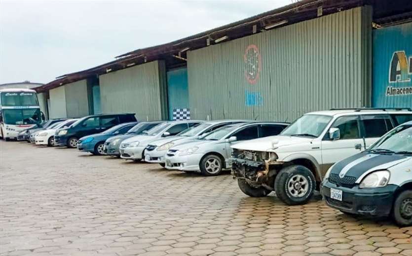 Autos indocumentados decomisados