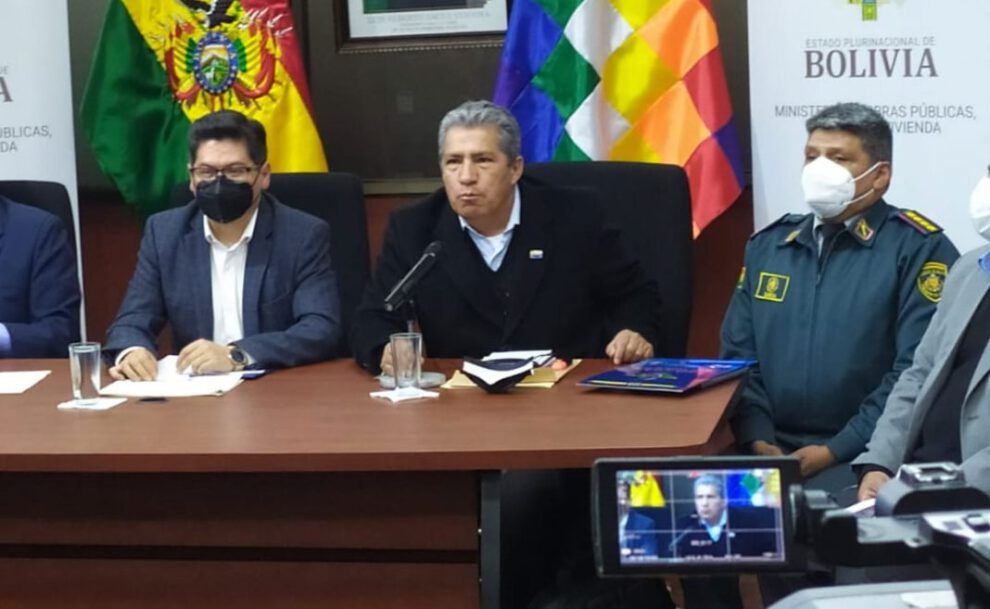 Operativos sorpresa para decomiso de autos chutos