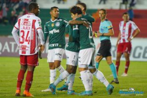 Palmeiras humilla a Independiente en el estadio Patria de Sucre