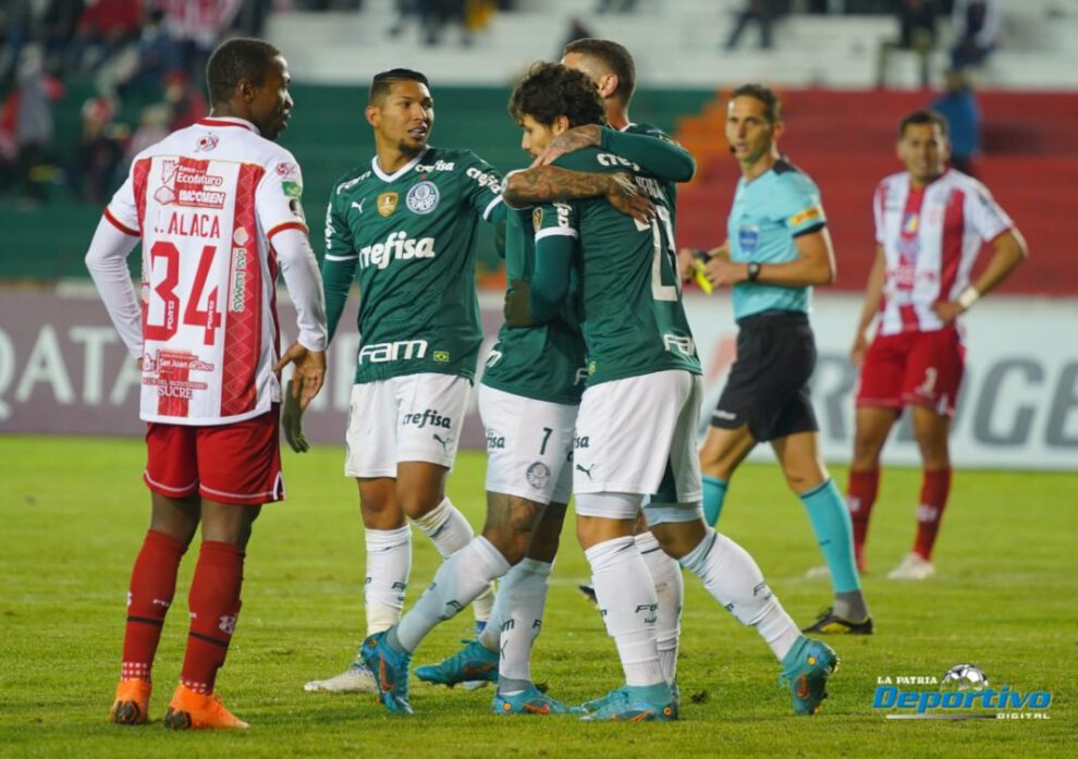 Palmeiras humilla a Independiente en el estadio Patria de Sucre