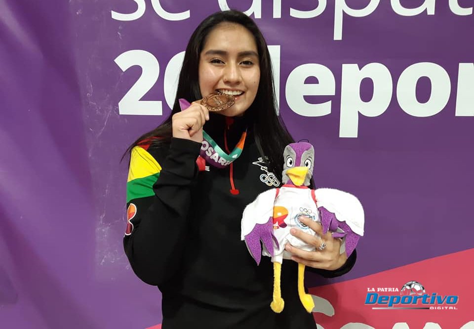 Isabel Plata medalla de bronce en kárate para Bolivia