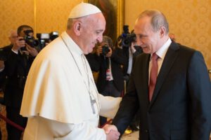 Vladimir Putin y Papa Francisco abren diálogo sobre conflicto internacional