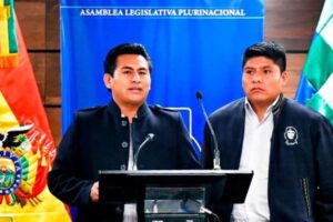 Contralor General del Estado presentado por el MAS
