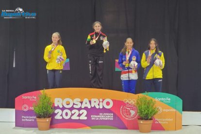 Sol Sandoval oro karate en los Juegos Suramericanos de la Juventud