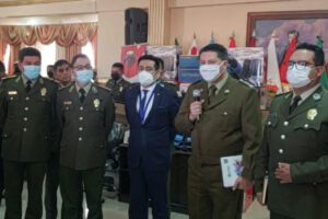 Policía Boliviana y agregados chilenos trabajan juntos contra la delincuencia