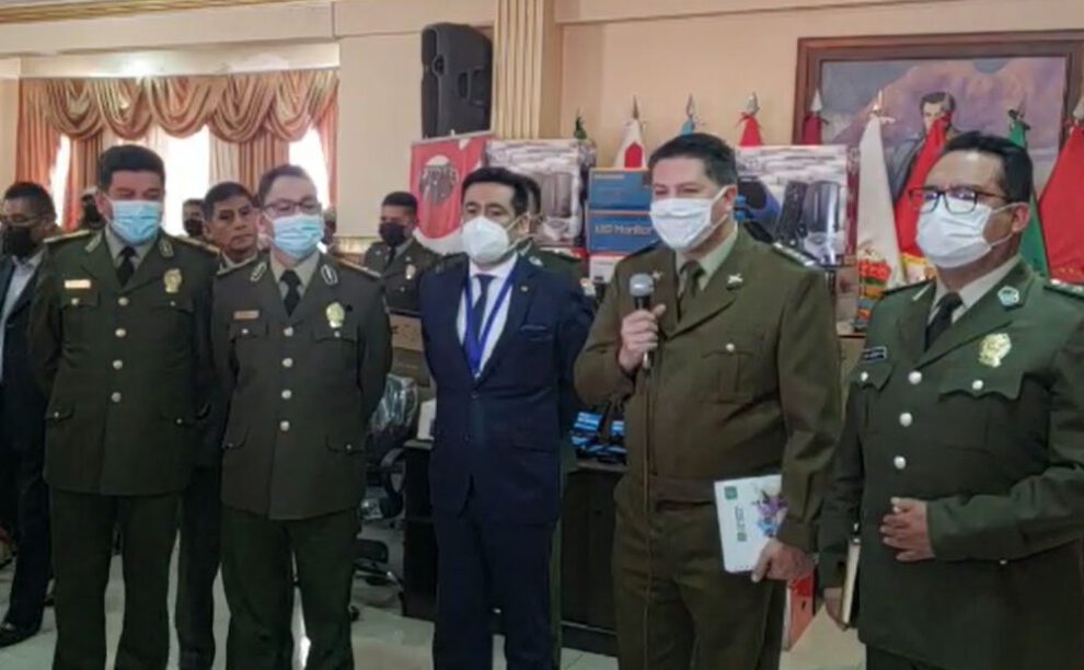 Policía Boliviana y agregados chilenos trabajan juntos contra la delincuencia