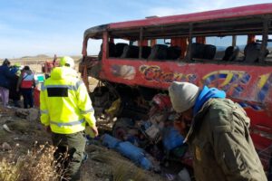 Accidente en carretera Oruro-Cochabamba con cinco muertos y varios heridos