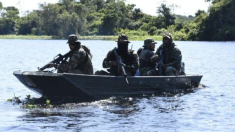 Lancha volcó en el río Paraguá con el Ministro de Gobierno y autoridades