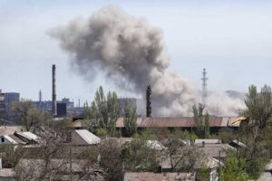 Ataques a la planta de acero en Mariúpol