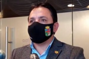 Policía Boliviana comparada con el FBI por Henry Montero