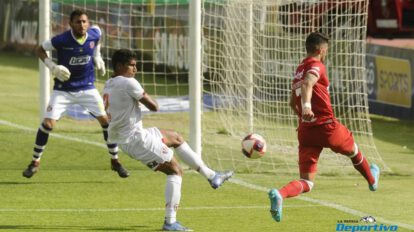 FC Universitario vs Royal Pari en el torneo Apertura