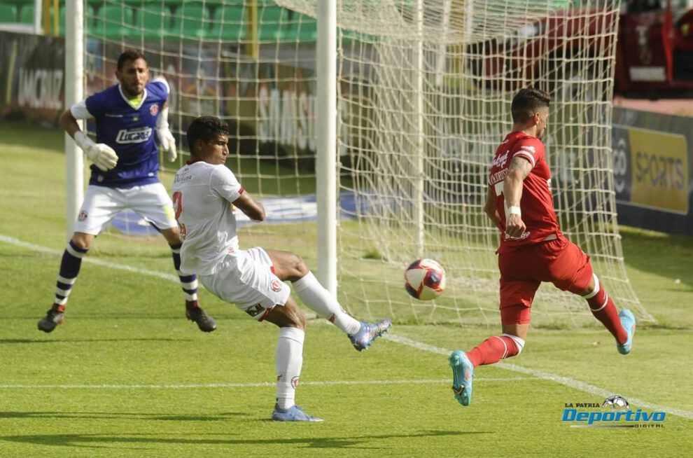 FC Universitario vs Royal Pari en el torneo Apertura