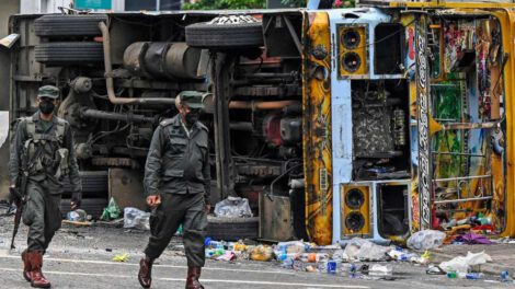 Toque de queda en Sri Lanka tras la muerte de cinco personas en protestas