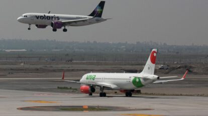 Vuelo cancelado en Israel debido a una foto de un avión explotando