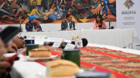 Cursos de especialización para periodistas anunciados por Luis Arce