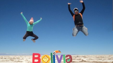 Turistas ingresan a Bolivia tras flexibilización de requisitos por Covid-19