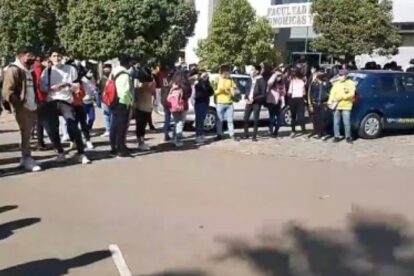 Estudiantes de la Universidad Autónoma Juan Misael Saracho exigen la renovación de la FUL