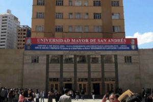 Estudiantes en UMSA permanecen más de 11 años