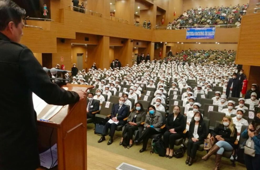 Derecho a la salud en el acto de egreso de nuevos profesionales de la Escuela Nacional de Enfermería