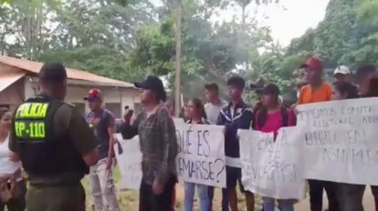 Estudiantes protestan en la elección de la Federación Universitaria Local de la Universidad Autónoma José Ballivián en Riberalta, Beni