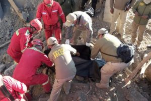 Encuentran cuerpos sepultados en La Paz
