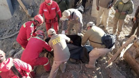 Encuentran cuerpos sepultados en La Paz