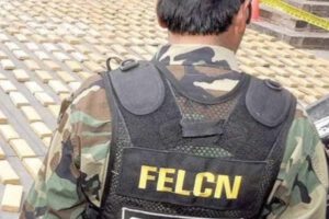 Felcn aparta a policías que reprobaron prueba del polígrafo