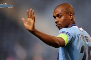 Fernandinho podría volver a Brasil para jugar en Athletico Paranaense