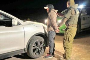 Bolivianos detenidos en Chile por llevar un auto robado
