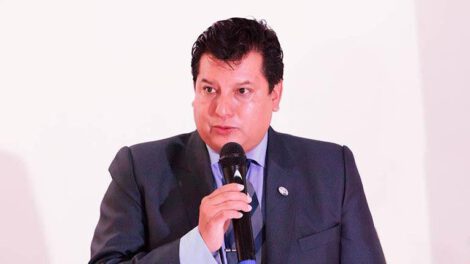 Congreso Universitario en Potosí con Max Mendoza