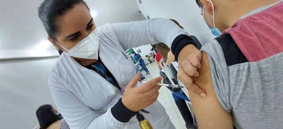 Covid-19 en Santa Cruz: Sedes insta a la población a vacunarse