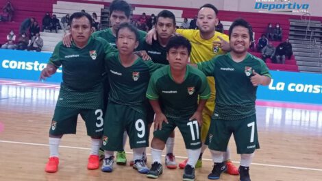 Integrantes del seleccionado boliviano en la Copa América de talla baja