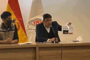 Desabastecimiento de combustible en Bolivia