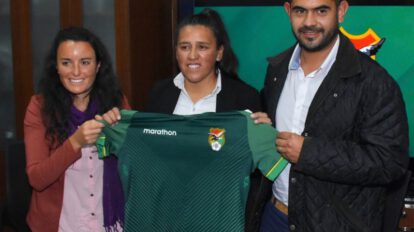 Fútbol femenino en Bolivia con Rosana Gómez como entrenadora