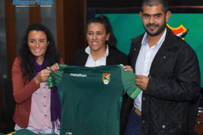Fútbol femenino en Bolivia con Rosana Gómez como entrenadora