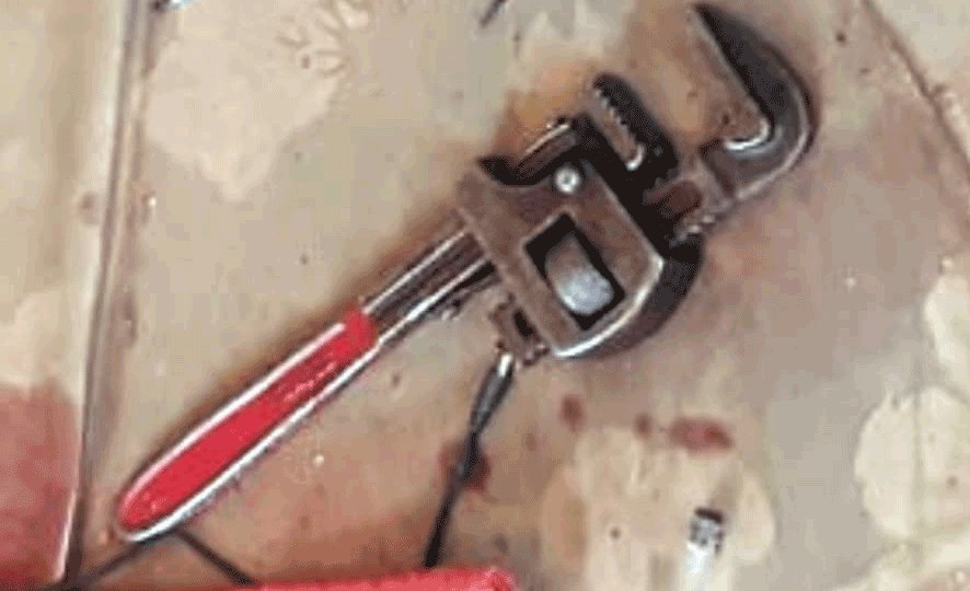 Asesinato brutal en La Paz con llave Stillson