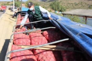 Incautan vehículos y alimentos en frontera