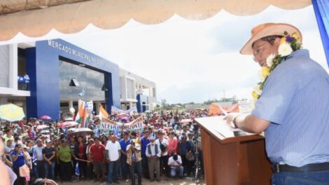 Mercado municipal en Yapacaní entregado por el Presidente Arce con inversión de Bs 32 millones