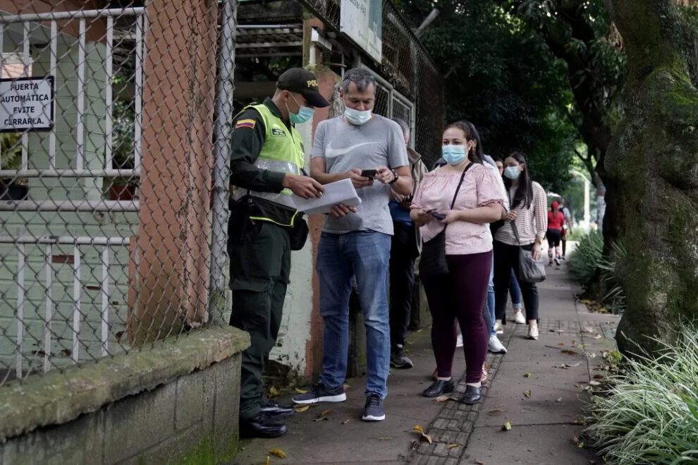 Colombia elige Presidente durante un probable giro histórico a la izquierda