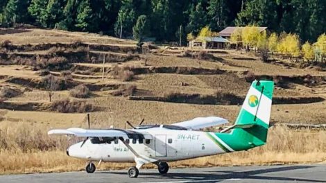 Avión desaparece en Nepal con 22 personas a bordo