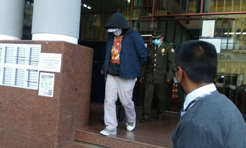 Detención preventiva por parricidio de José L.C. en La Paz
