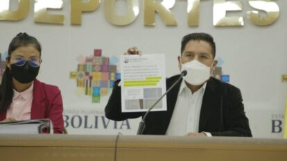 Bono Juana Azurduy y críticas de Auza a Arias