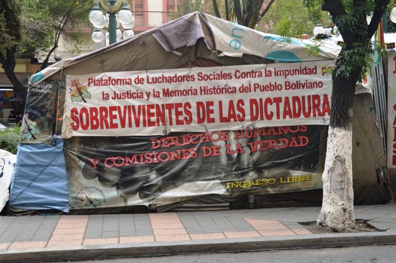 Resarcimiento económico víctimas dictaduras en Bolivia