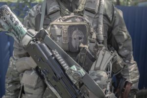 Armas suministradas a Ucrania en el mercado negro