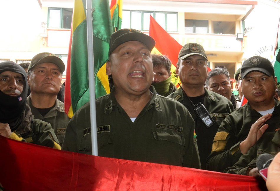 Jaime Zurita durante el motín policial