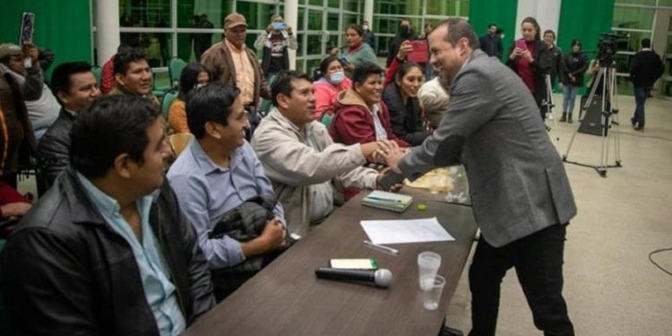 Bloqueo en Cuatro Cañadas tras negociación exitosa