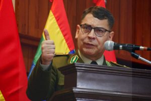 Policía no exhibir aprehendidos