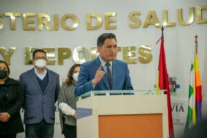 Derecho a la salud en Bolivia según Jeyson Auza
